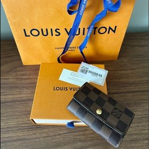 Louis Vuitton 6 key holder